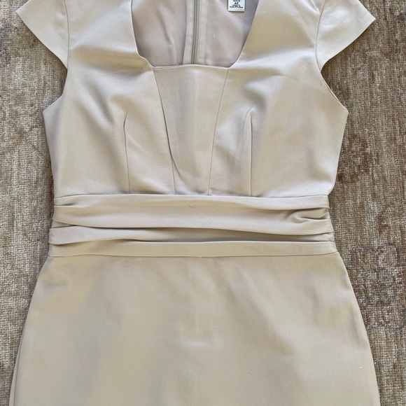 Banana Republic Stretch Shift Dress in Light Beige, Size 4 P - Picture 3 of 9